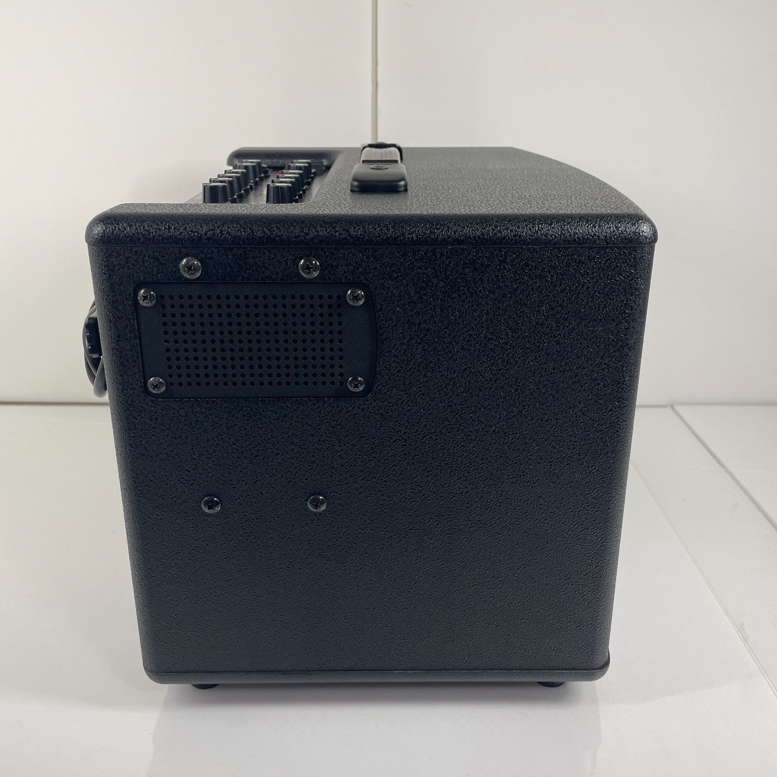 アコースティックギター用アンプ