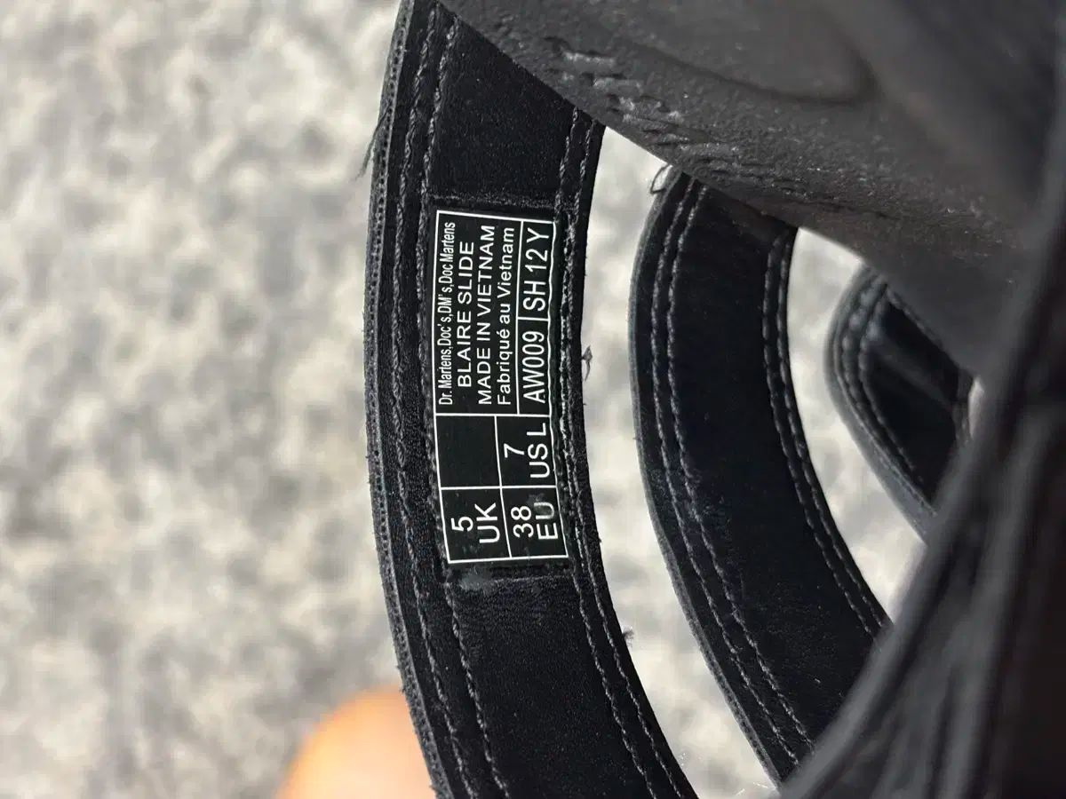 DR. MARTENS