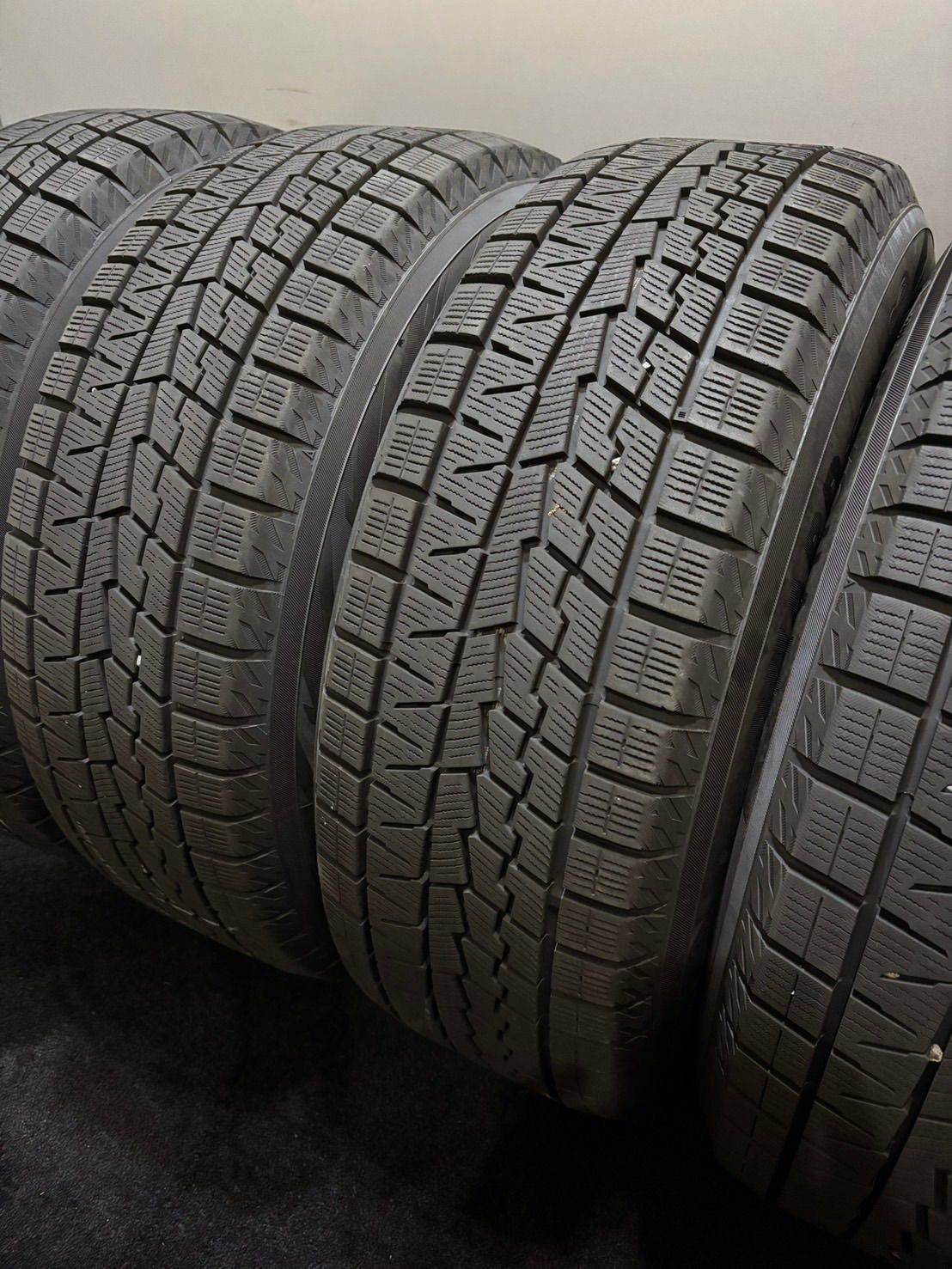 225 60R16 YOKOHAMA ice GUARD iG70 23年製 スタッドレス 4本 ヨコハマ アイスガード アウディ A6 セルシオ 南4-K262