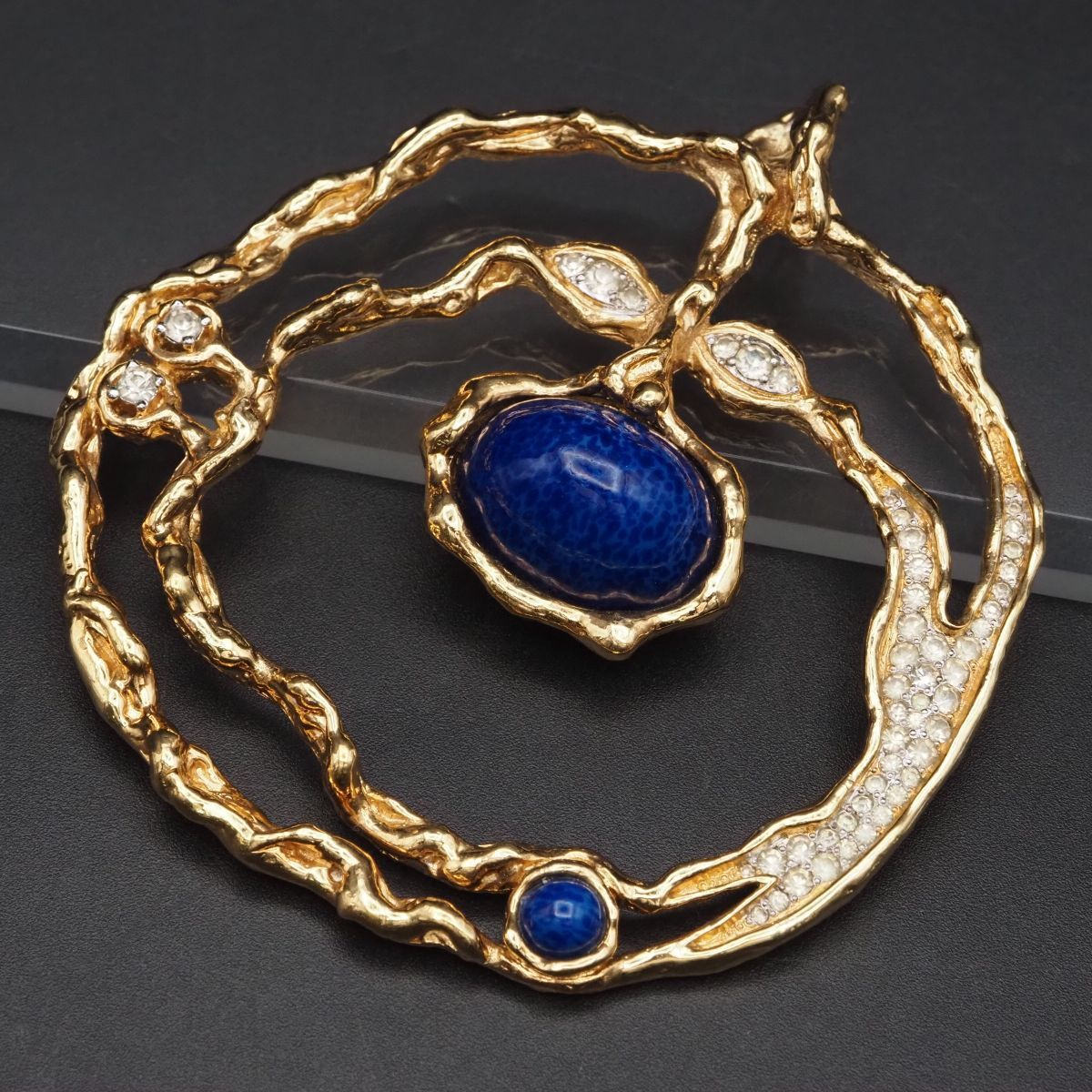 G198 特大 PANETTA パネッタ ペンダント トップ 大ぶり ブルーガラス ラインストーン ゴールド デザイン チャーム ヘッド