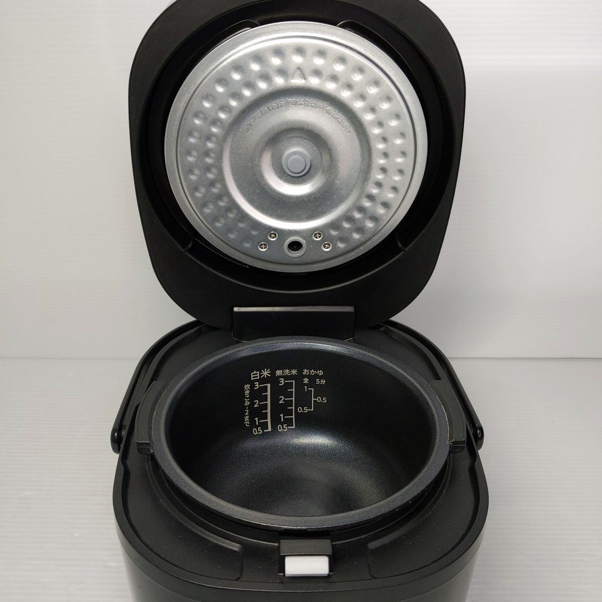 生活家電 【品】SHARP マイコン炊飯器 3合炊き 2023年製 KS-CF05B-B