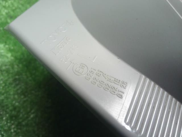 ヴィッツ DBA-NSP135 右テールランプ テールライト 運転席側 LED コイト 81550-52B90 自社品番250493