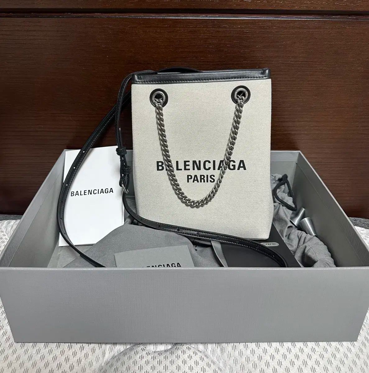 BALENCIAGA