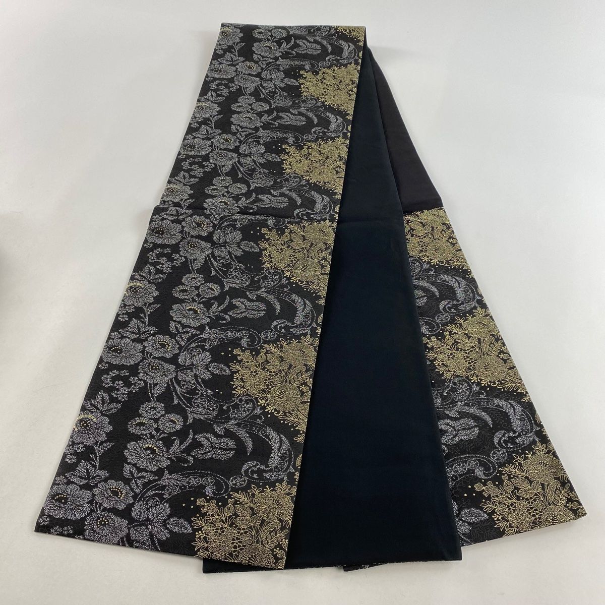 袋帯 秀品 草花 花唐草 箔 黒 六通 正絹 【中古】 - メルカリ