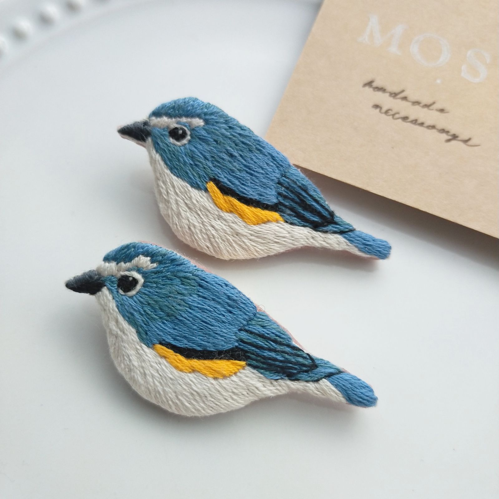 手刺繍ブローチ 野鳥 鴨 - アクセサリー