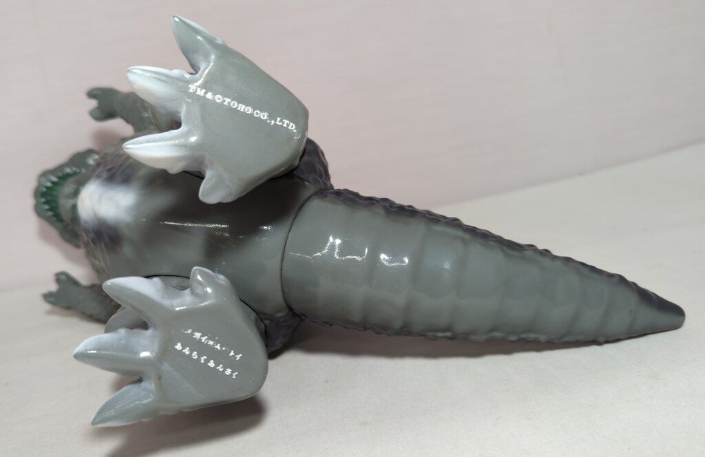 MEDICOM TOY - 初代ゴジラ ギニョール版 3期 メディコムトイ 安楽安作謹製 安楽安作劇場 造形作家・安楽安作が世に贈るギニョール版初代ゴジラのソフビ