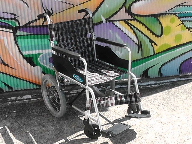 日進医療器 NC-2CB 基本タイプ 介助型 介助式 車椅子 車イス 2510