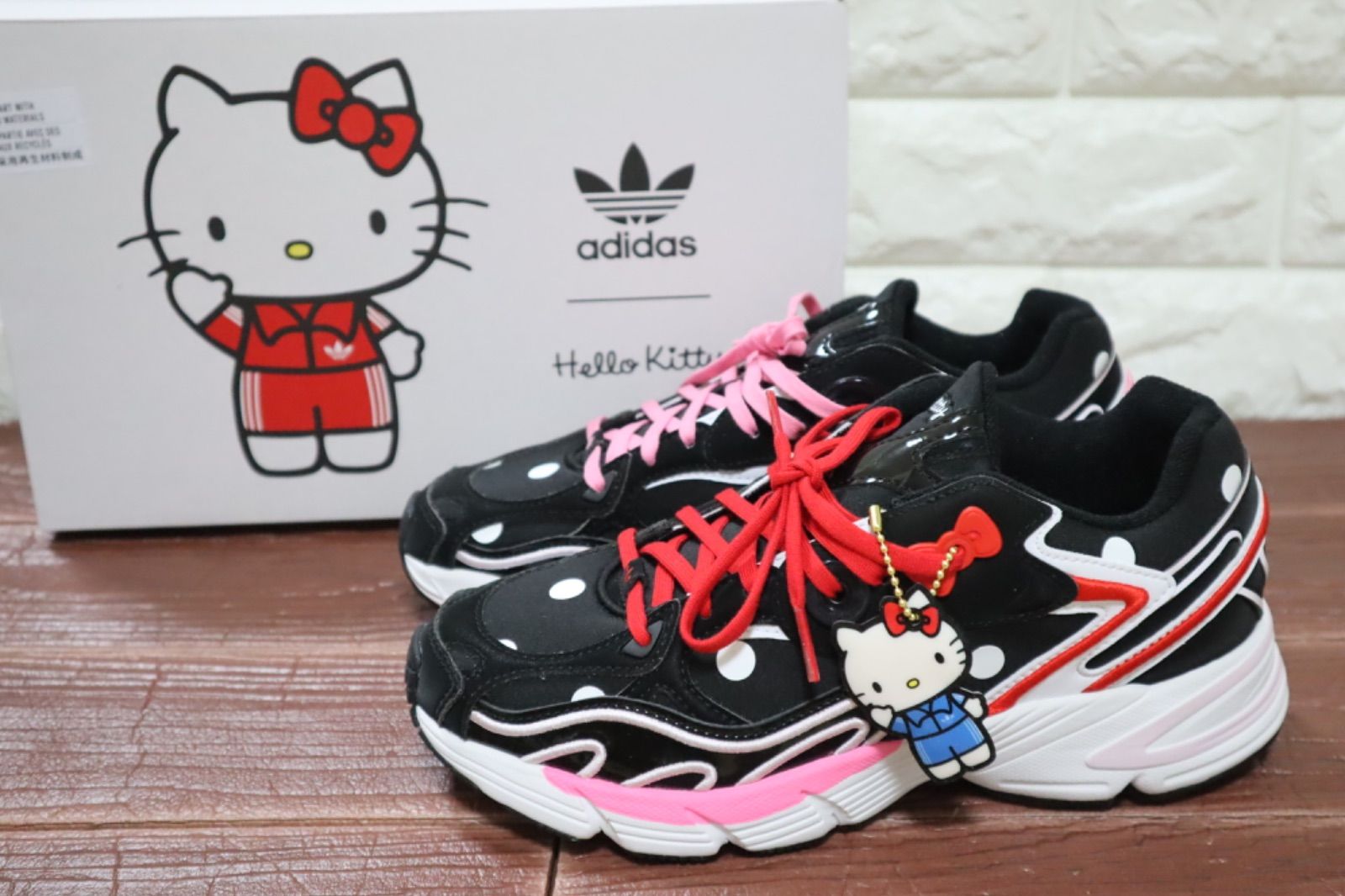 新品 定価13200円adidas アディダスASTIR W HELLO KITTY / アディダス ハローキティ アスター W レディーススニーカーGW7166