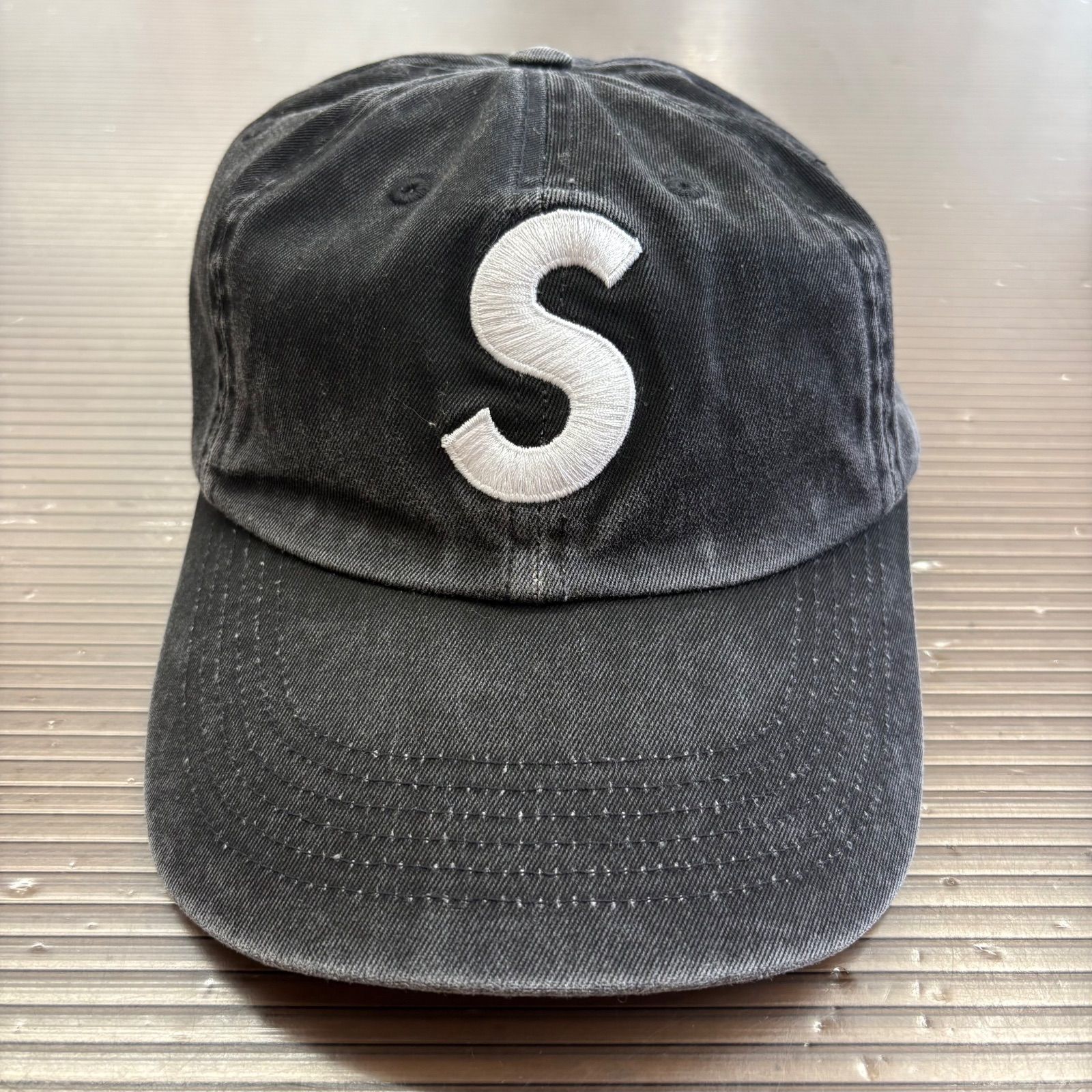 Supreme 24FW Pigment S Logo 6-Panel ブラック シュプリーム キャップ