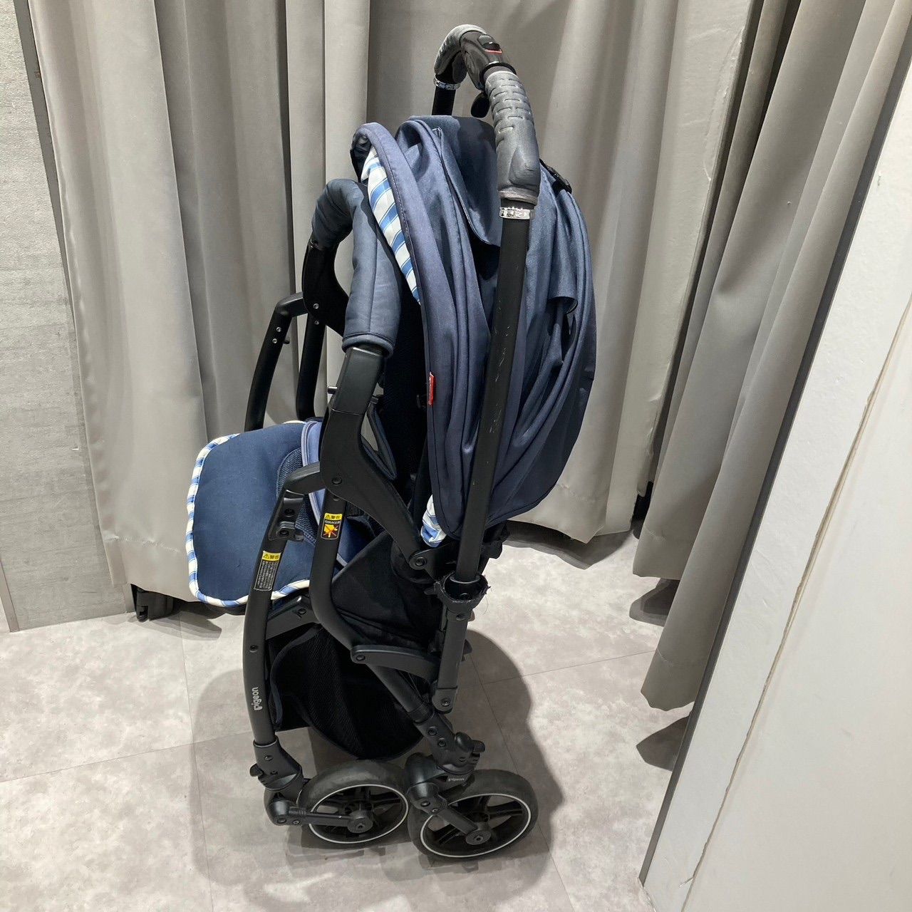 【美品】ピジョンA型ベビーカー ランフィ (Runfee RA8) グレー 販売終了】Runfee RA8（ランフィ RA8） シュシュグレー | 商品