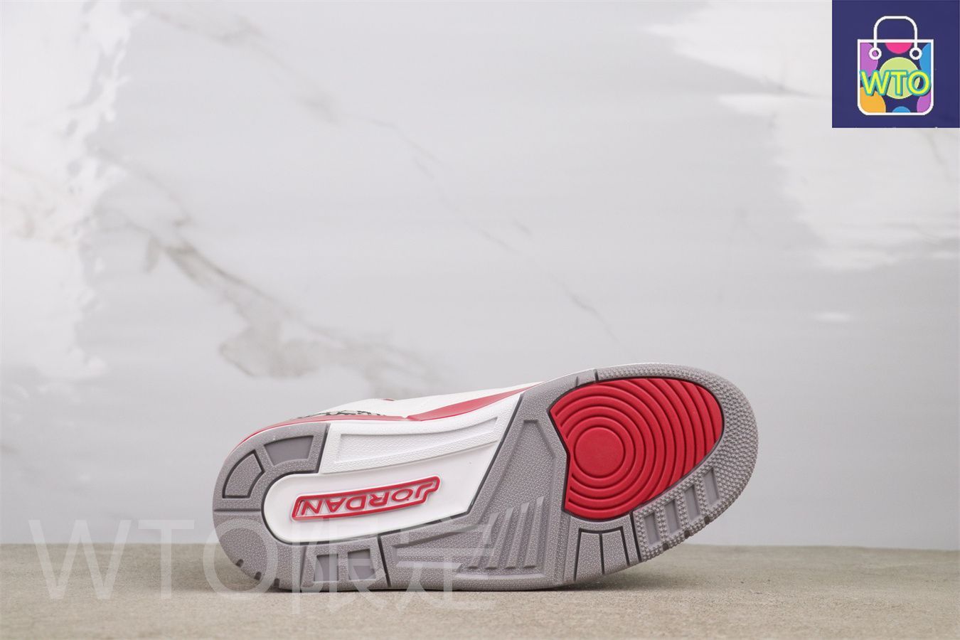 ニューホワイト -