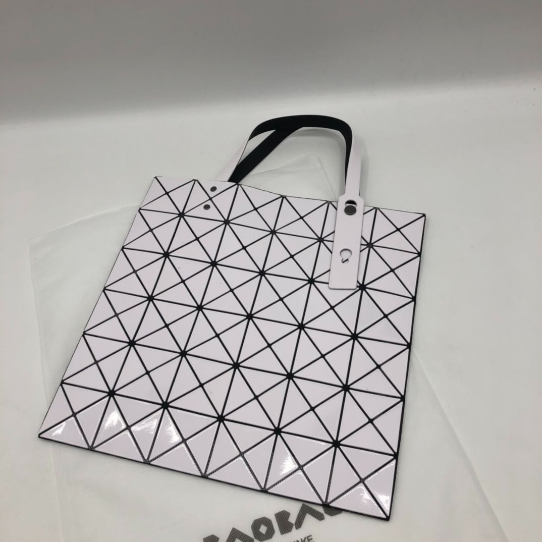 新品未使用BAO BAO ISSEY MIYAKE バオバオイッセイミヤケ トートバッグ ...