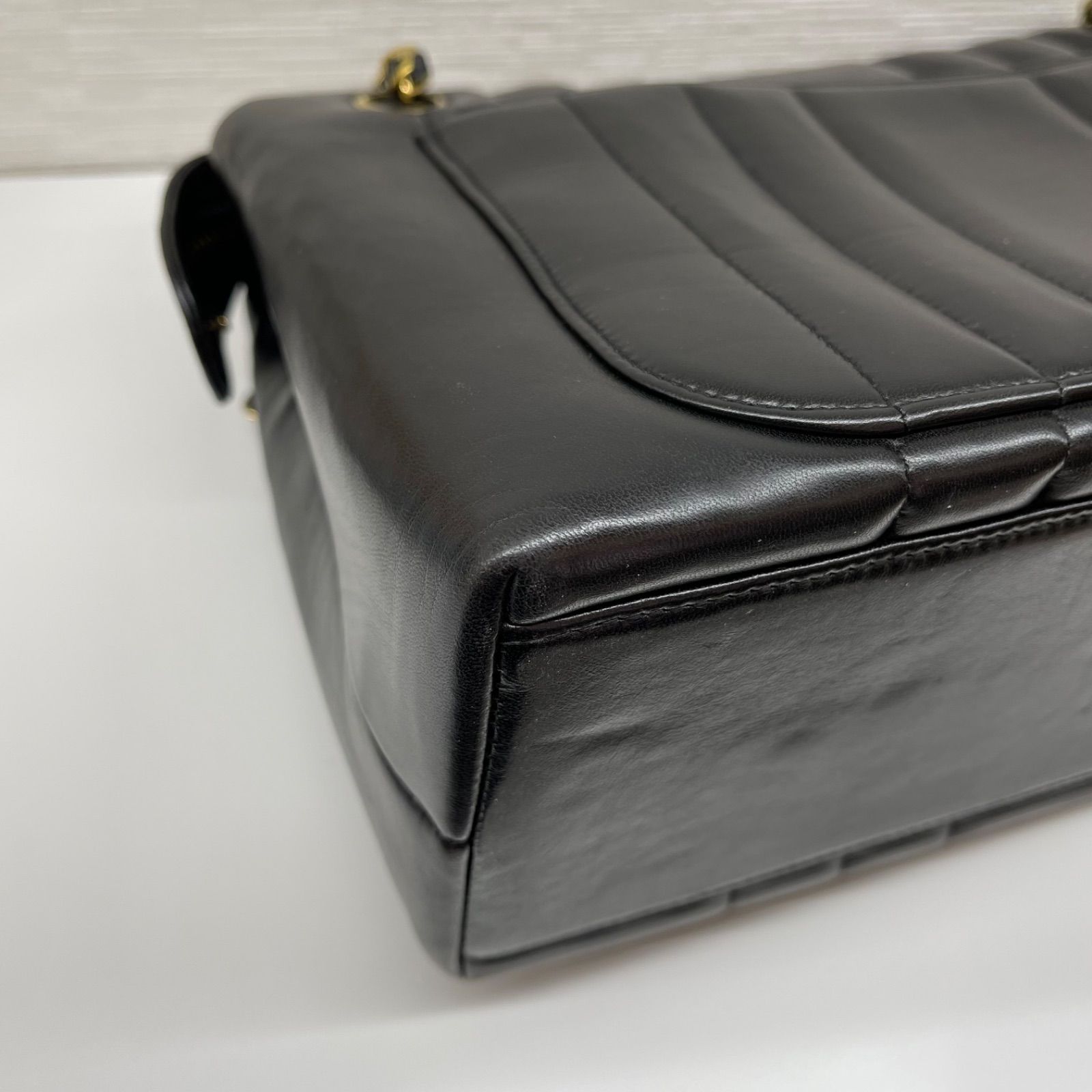 美品】CHANEL シャネル マドモアゼル チェーンショルダーバッグ 美品】CHANEL シャネル マドモアゼル チェーンショルダーバッグ