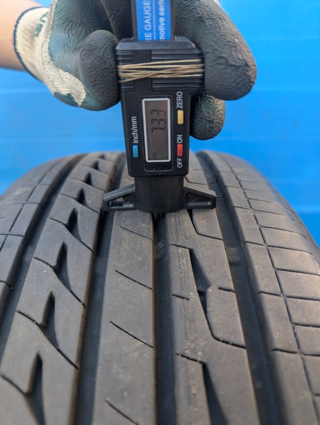 215|45R18 89Ｗ