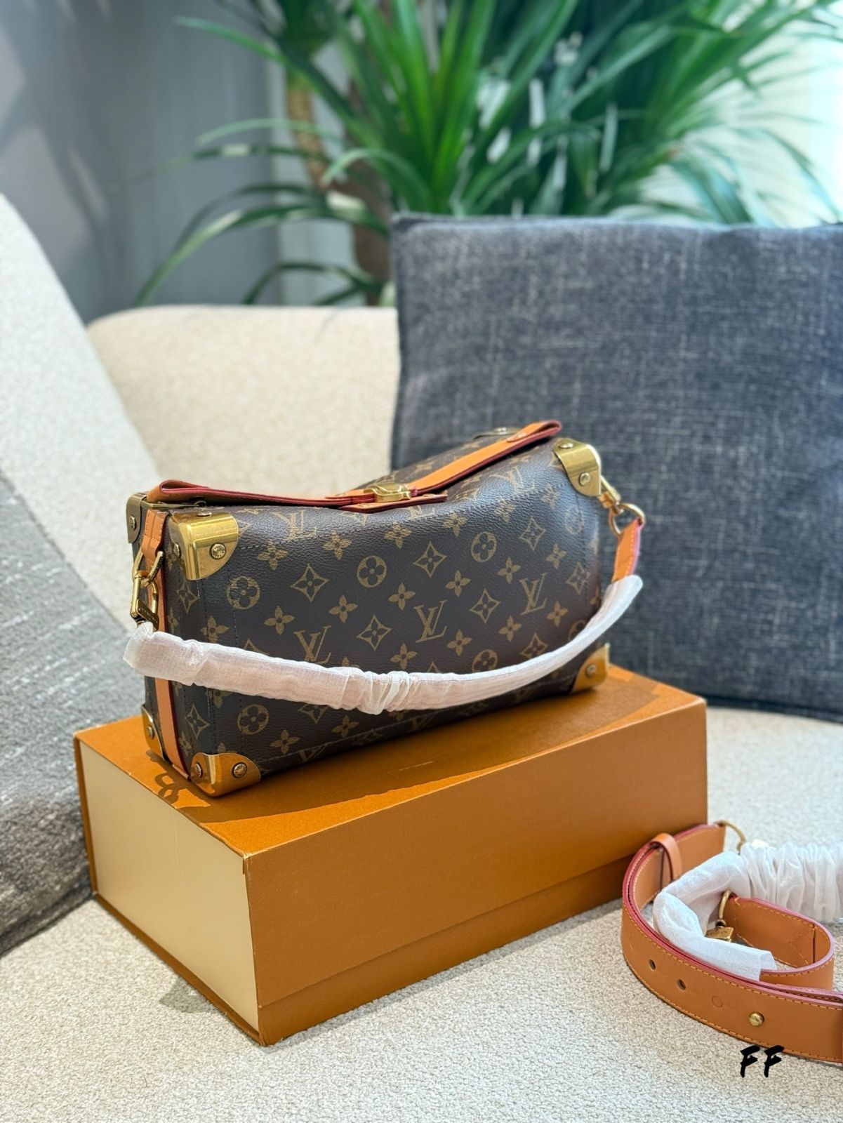 LOUIS VUITTON ソウルトランク ブラックレザー 29cm メンズボックスバッグ | ♥品 -WT0輸入