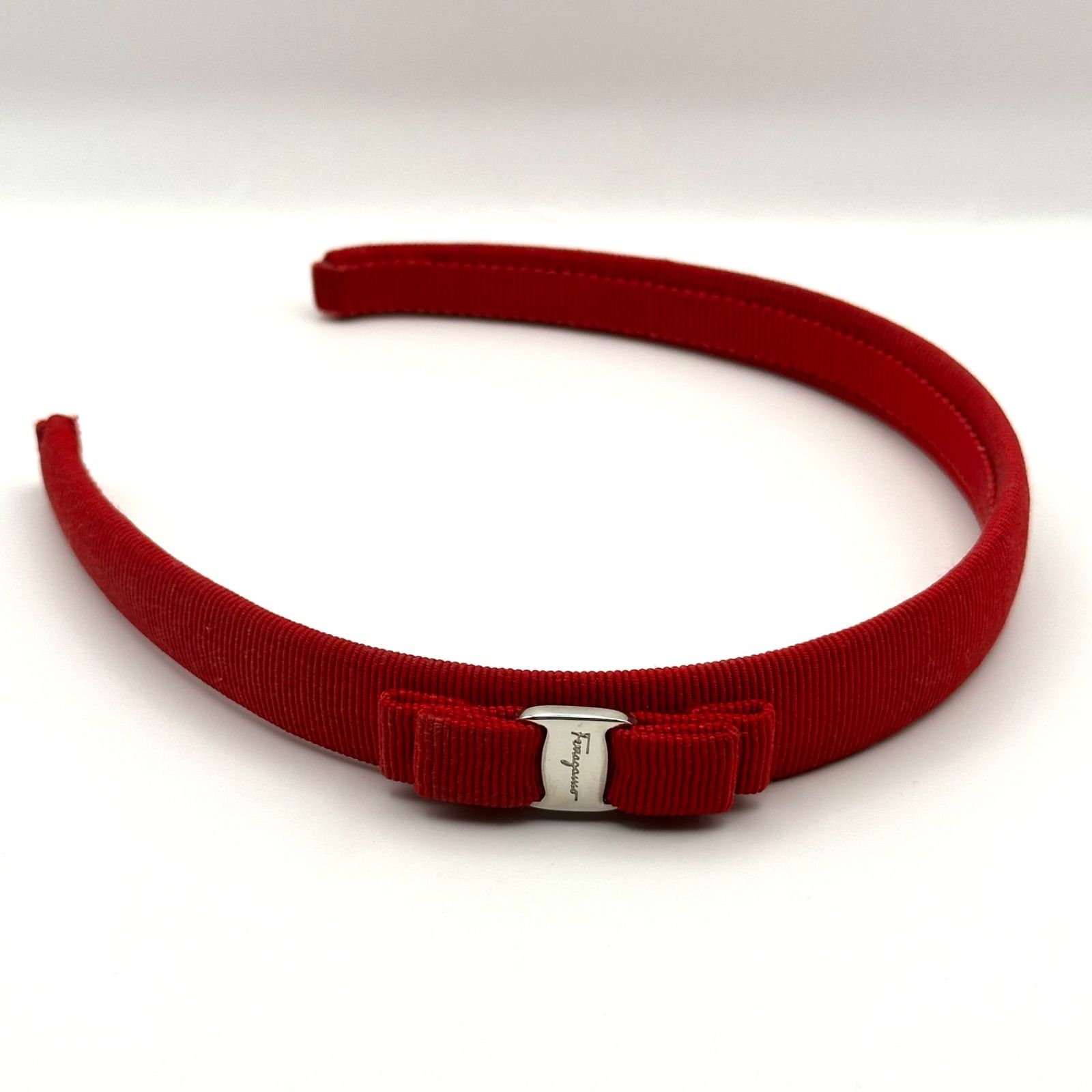 【未使用】　フェラガモ　カチューシャ　リボン　レトロ　レッド　赤 中古・古着通販】Ferragamo (フェラガモ) ヴァラリボン