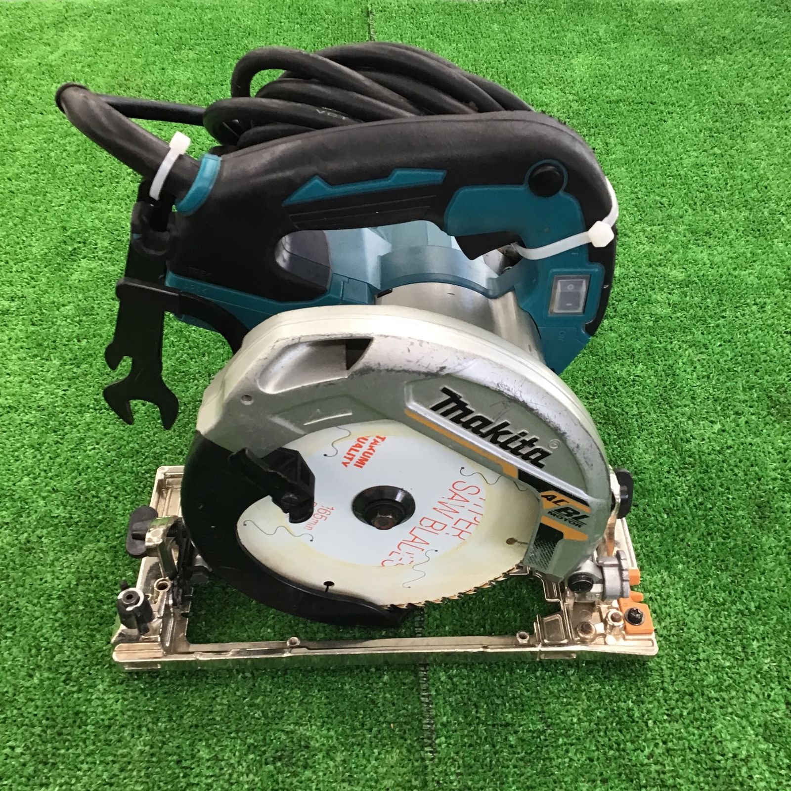makita マキタ 165mm電子造作用精密丸のこ（マルノコ）HS6402