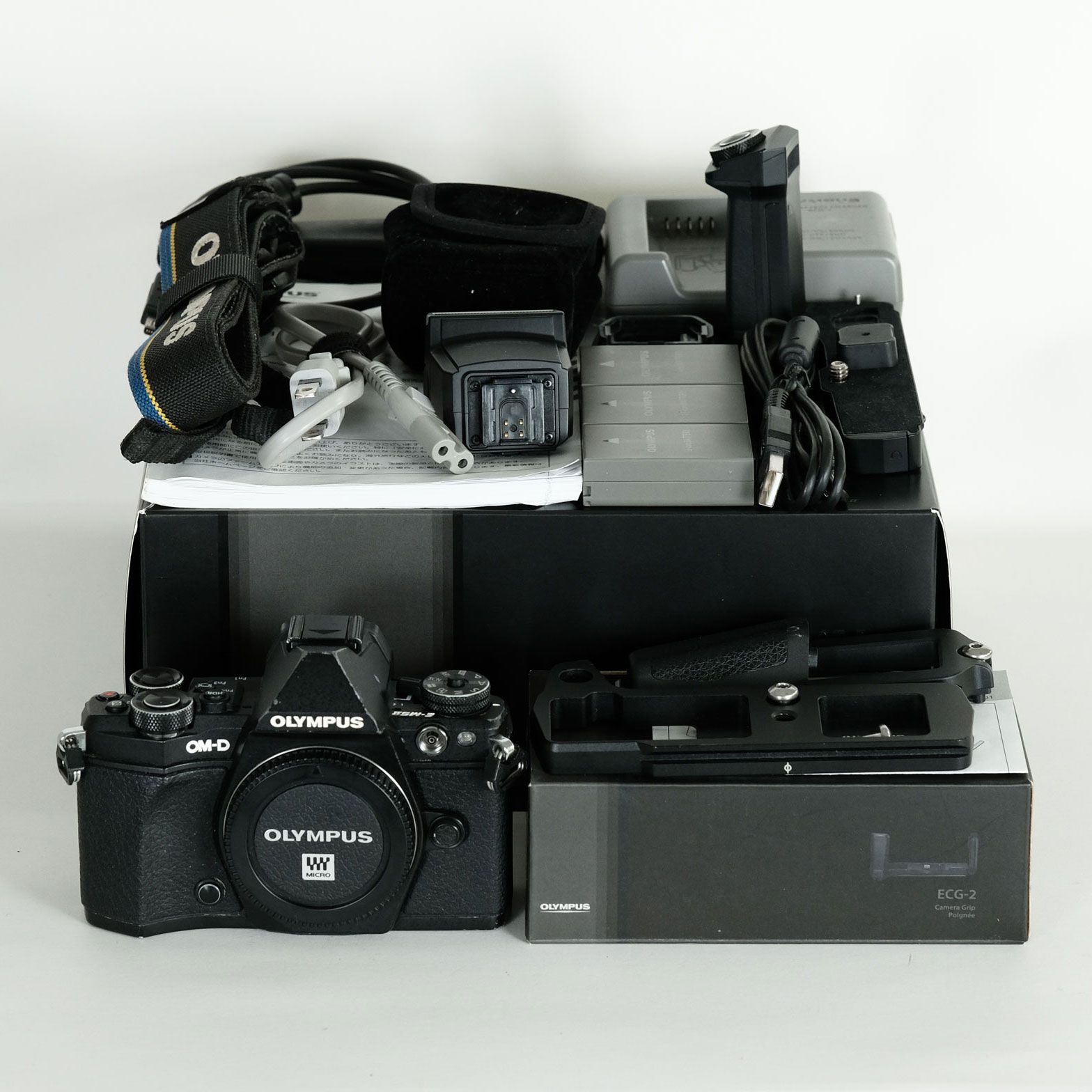 純正バッテリー3個・おまけ多数] OLYMPUS OM-D E-M5 Mark II