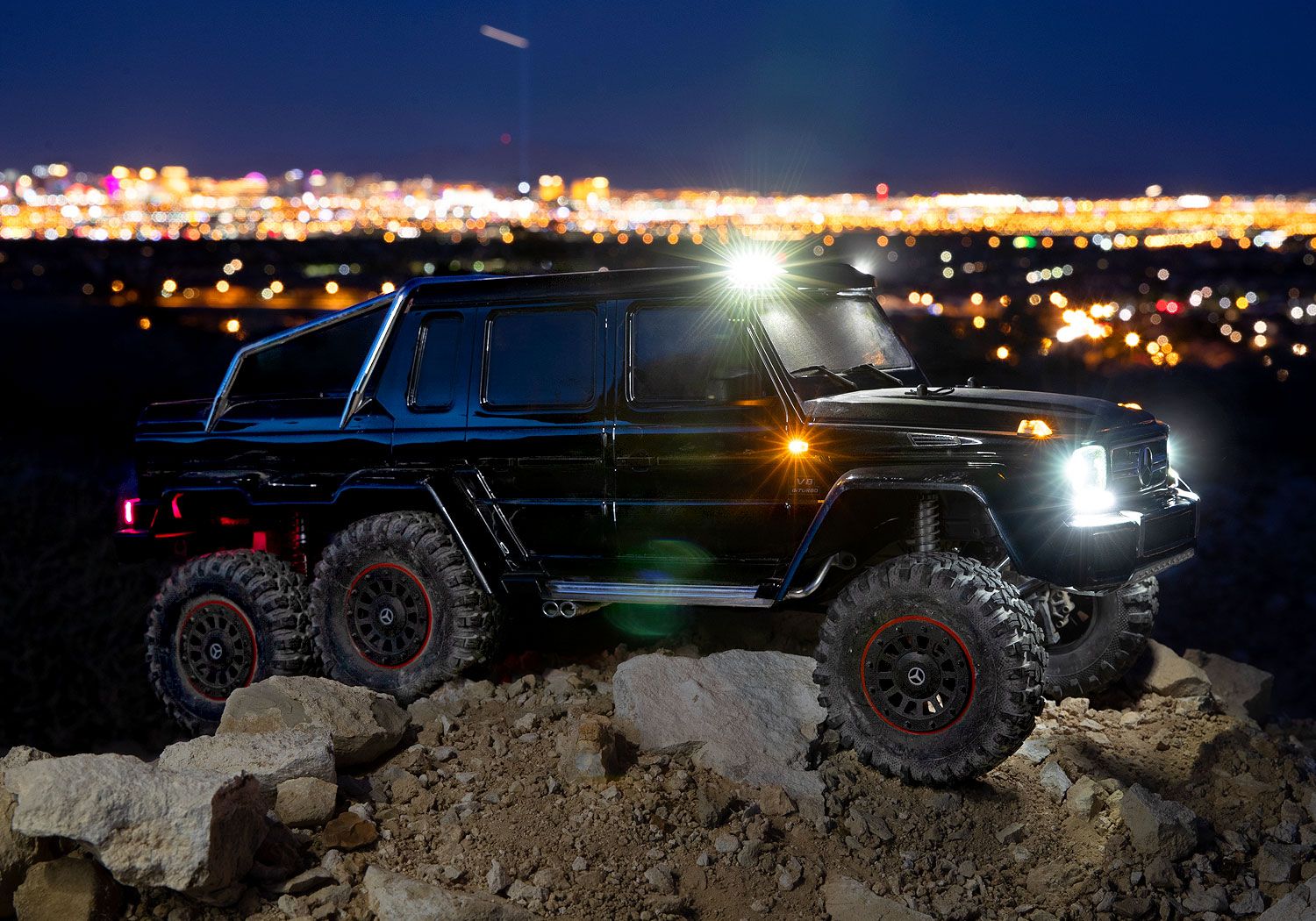 トラクサス TRX6 メルセデスベンツ G63 6×6 クリップレスボディ