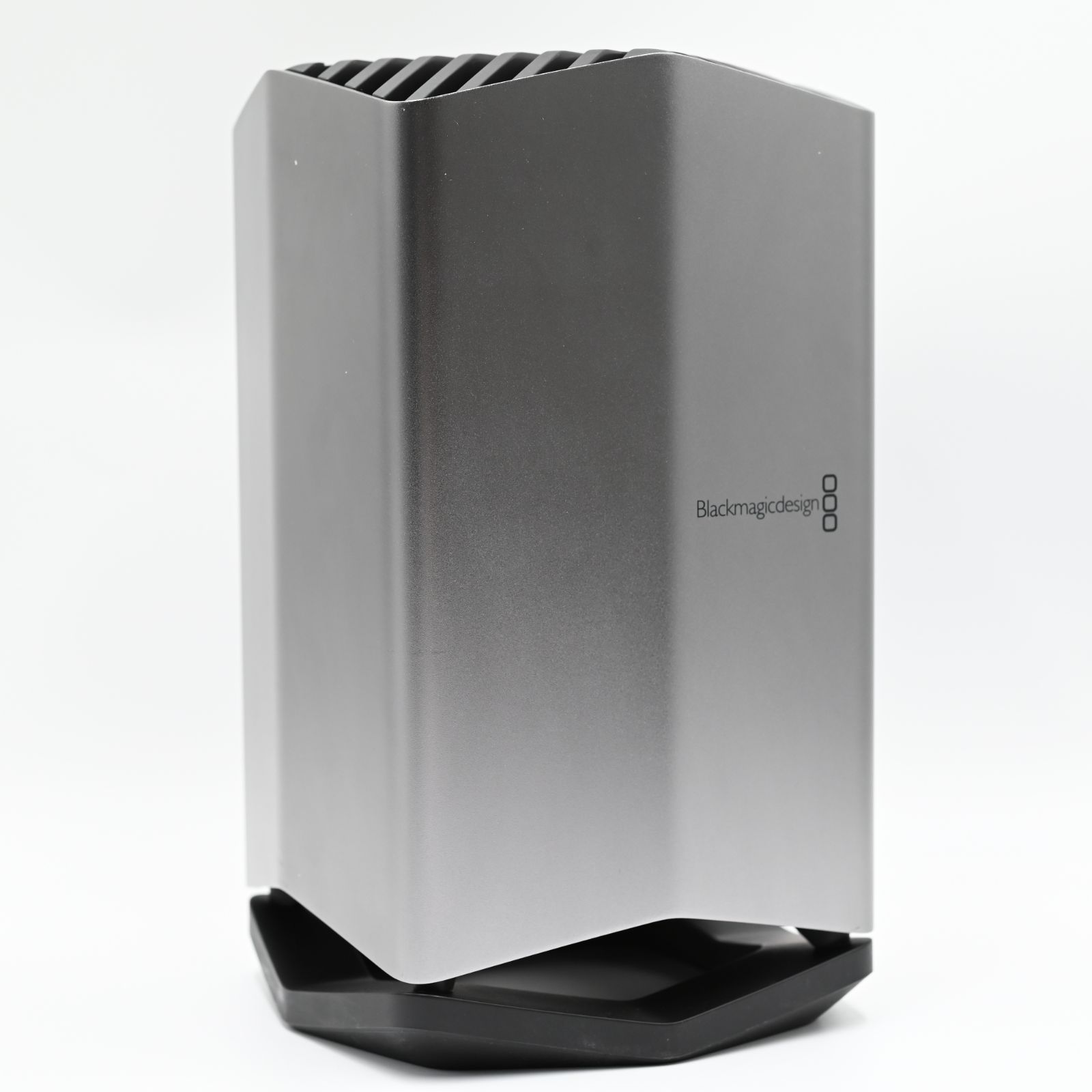 新品級】Blackmagic eGPU Pro - Radeon RX Vega 56グラフィックス 