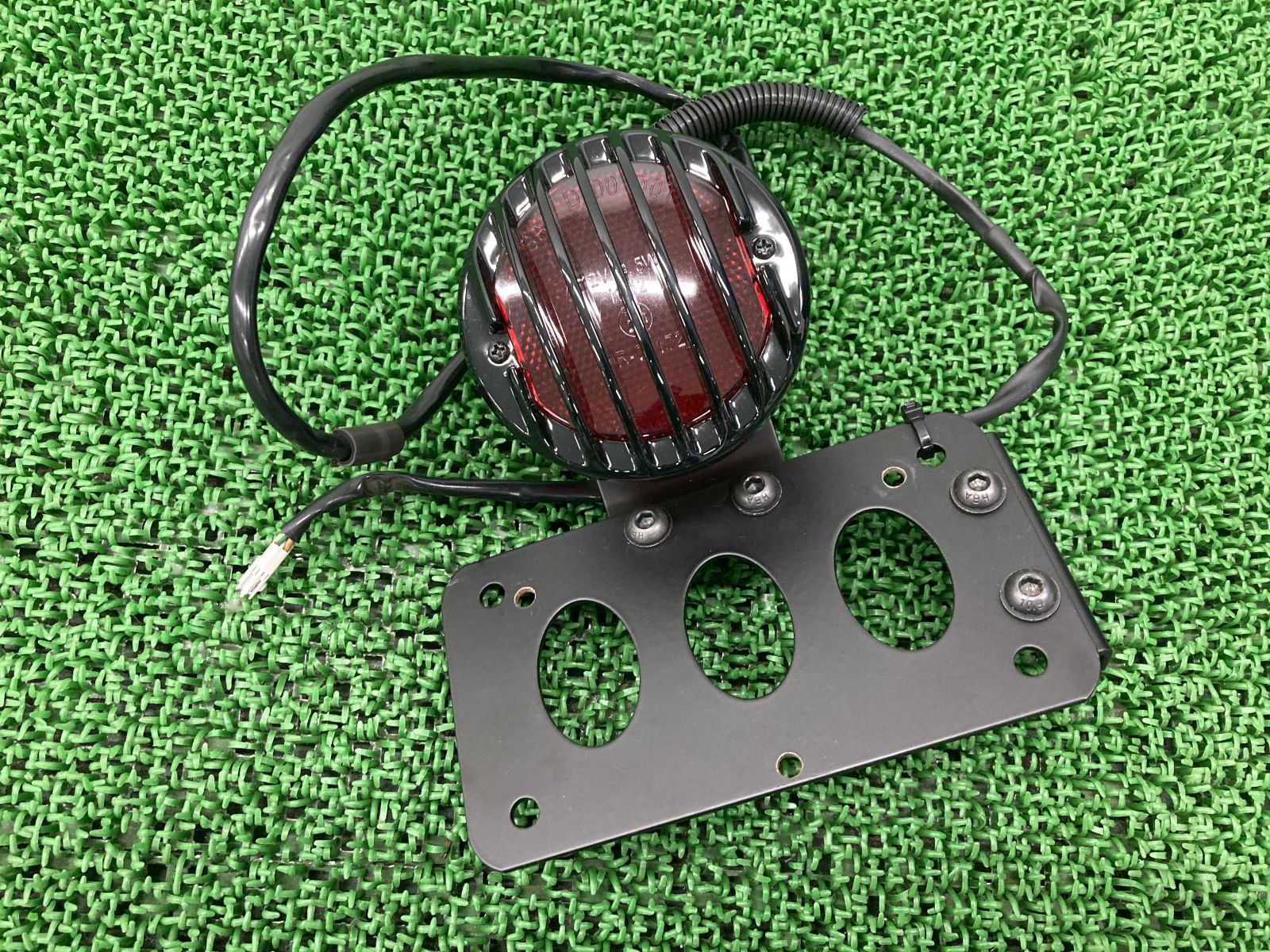 ハーレー テールランプ 社外  バイク 部品 サイドナンバープレート ハードゲージ 割れ欠け無し 品薄 希少品