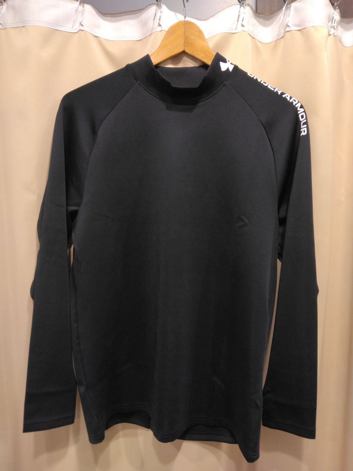 アンダーアーマー UNDERARMOUR UAドライブ アーマーニット ロングスリーブ モックネック シャツ 6007931 モデル 新橋店