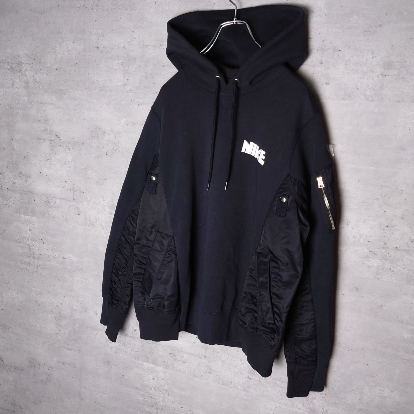 18878✨️ナイキ×サカイ ドッキングパーカー ロゴ ブラック XS レディース ✨美品 Sacai × NIKE サカイ ナイキ コラボ 胸ロゴ ドッキング プル