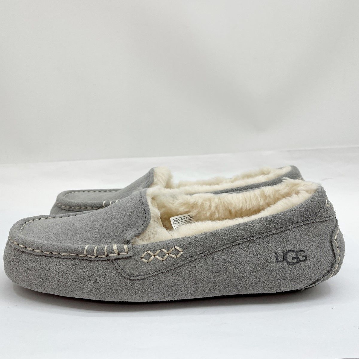 UGG モカシン グレー スエード 【公式通販】