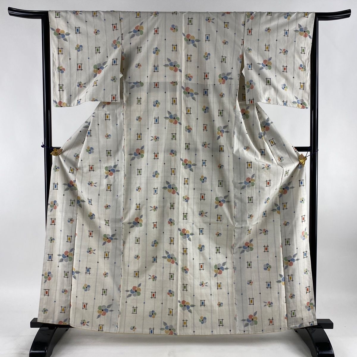 紬 美品 優品 証紙 草花 井桁絣 灰白 袷 身丈164cm 裄丈64cm M 正絹 ...