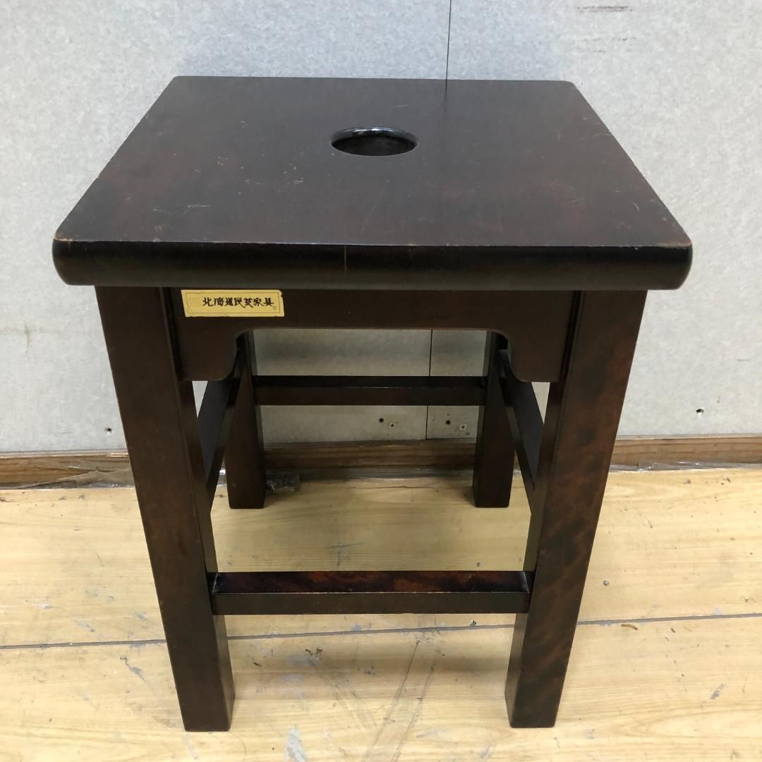 木製 スツール 北海道民芸家具 丸穴座面 花台 飾り台 椅子 ダークブラウン アンティーク調 251007-6