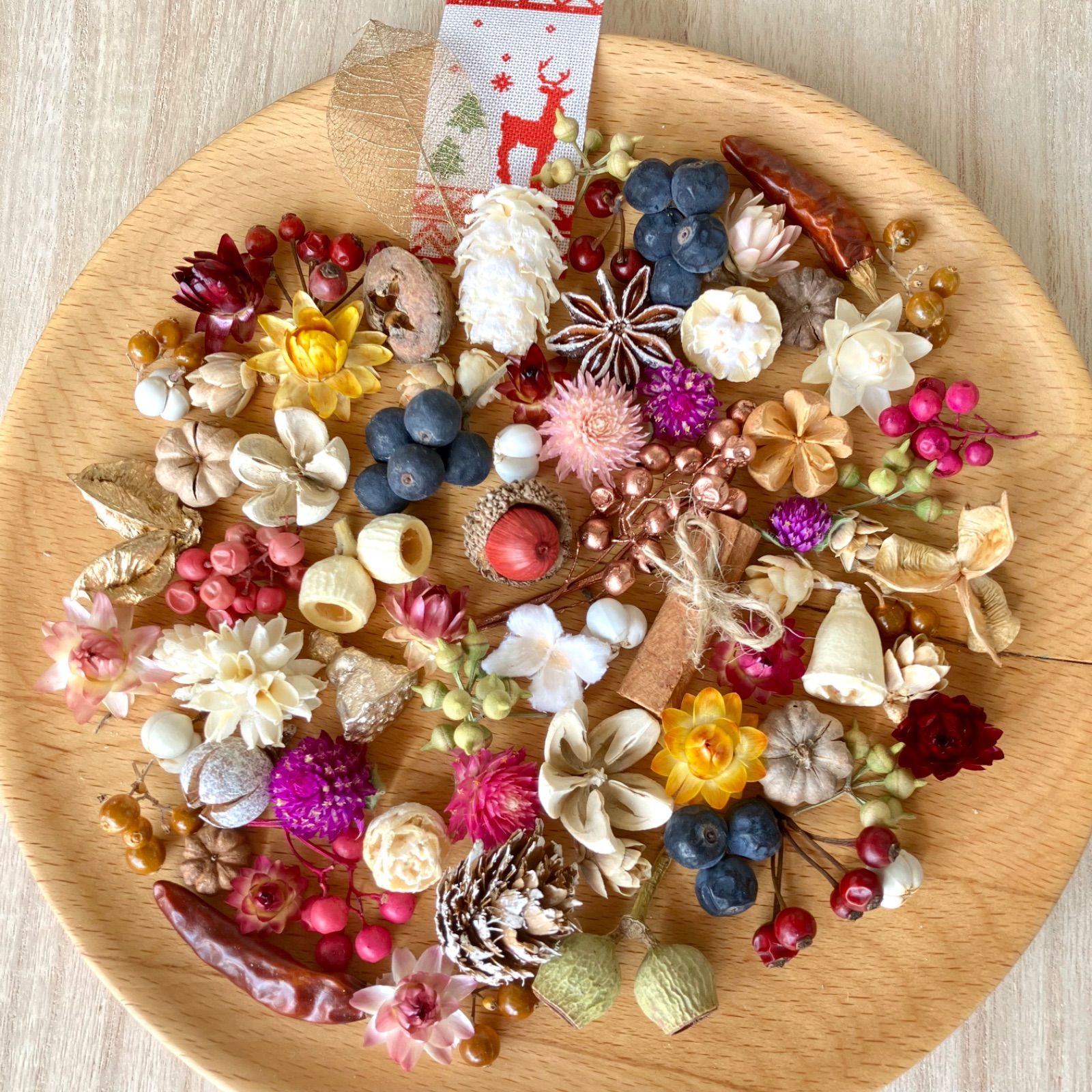 ドライフラワー クリスマス花材セット③小さめな 木の実と小花 