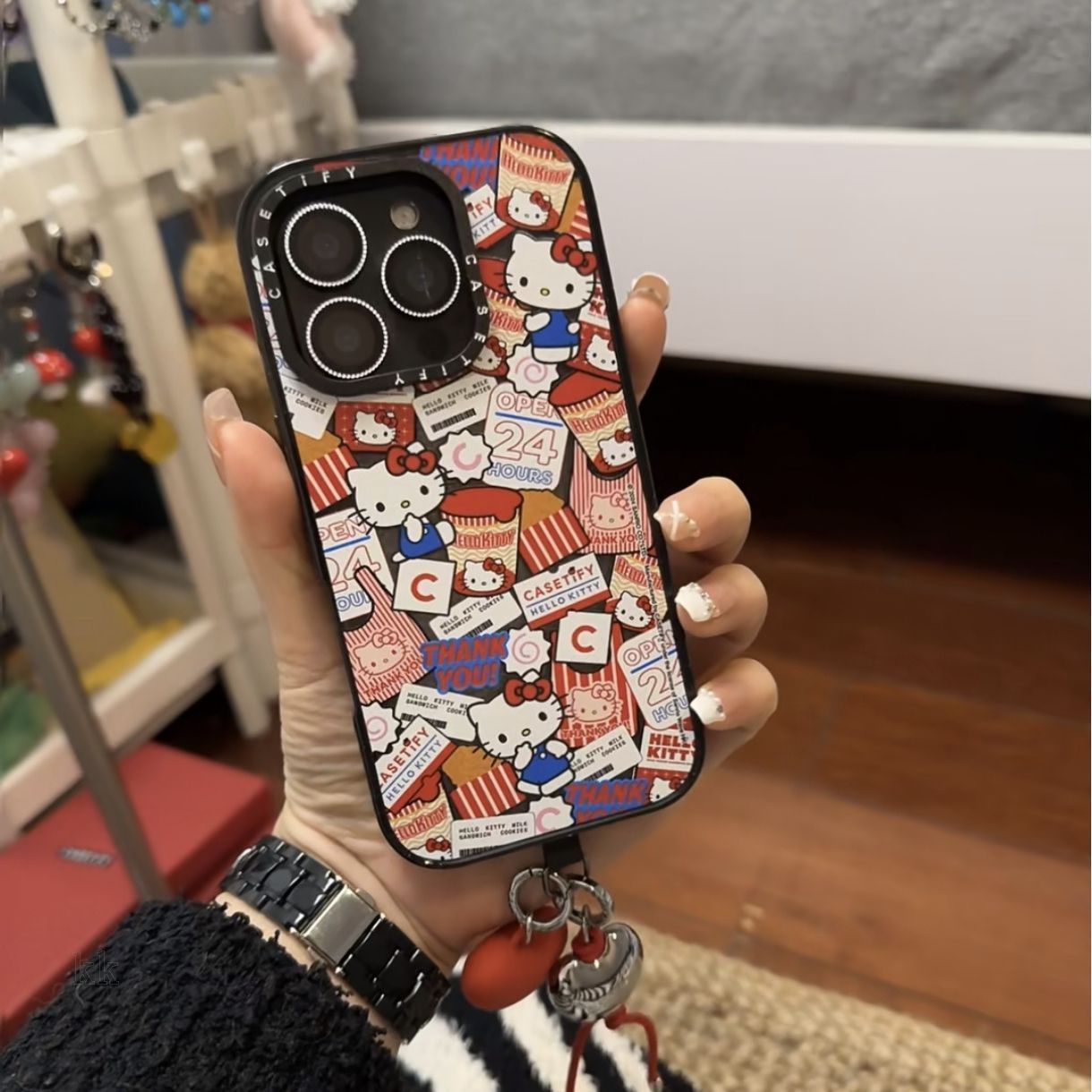 HELLO KITTY×CASETIFY 50周年 スマホケース+ストラップ 2点
