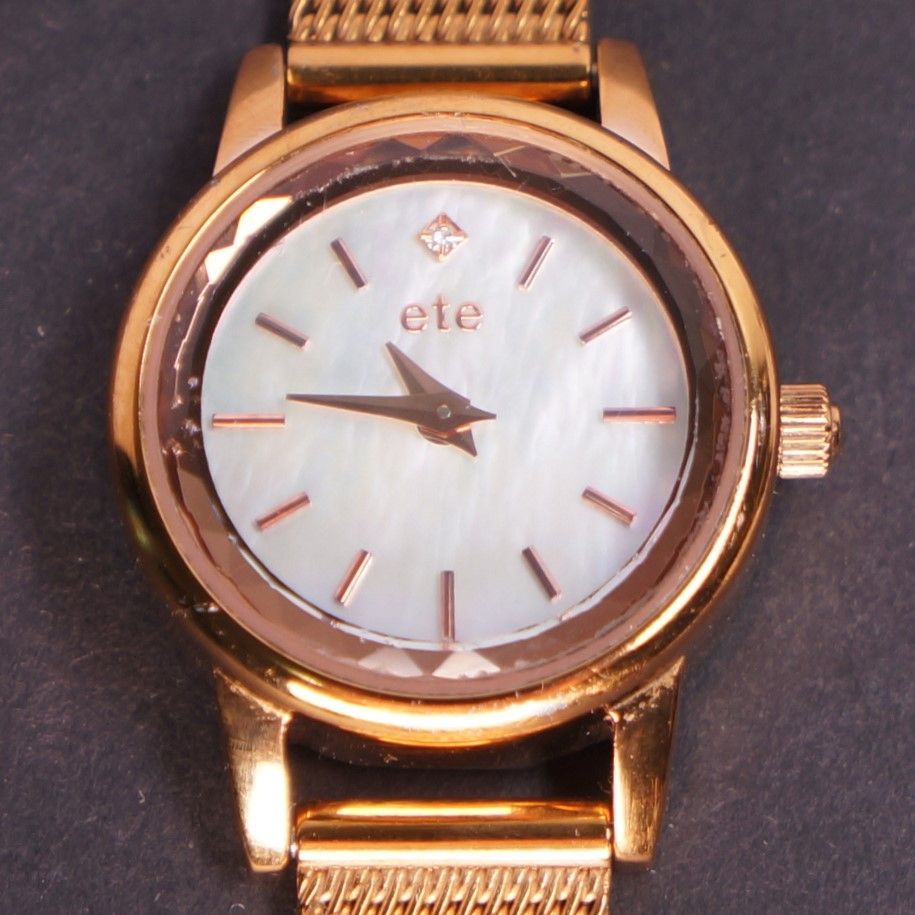 【稼働品】ete ソーラーレディース腕時計 1Pダイヤ 稼働品】ete シェル文字盤ソーラーウォッチ メッシュベルト 1P