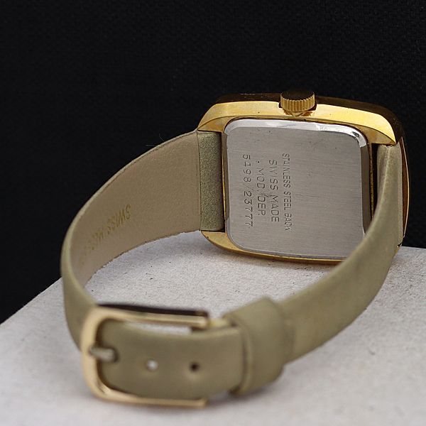 De-Coven 手巻き ゴールド文字盤 17石 レクタンギュラー 石付 レディース腕時計 IKE