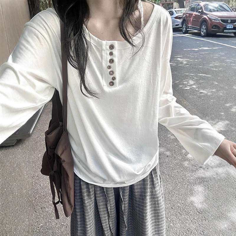 tシャツ 長袖 レディース 飾りボタン付き クルーネック カットソー 無地 トップス インナー コーデ ゆったり オーバーサイズ 体型カバー おしゃれ カジュアル 春 秋 冬 白 ホワイト mkxzqd29