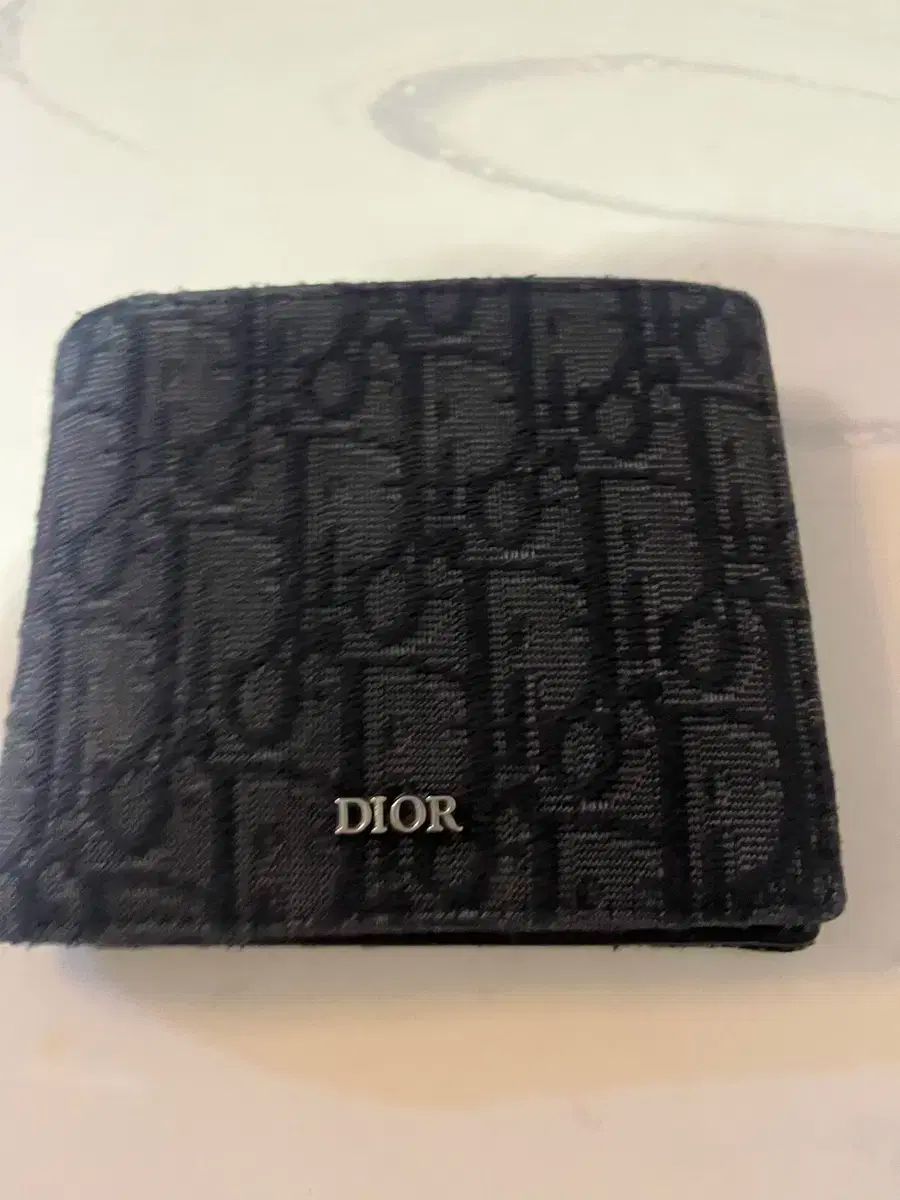 Dior(ディオール) 二つ折り財布 出品 dior ギフト メッセージ
