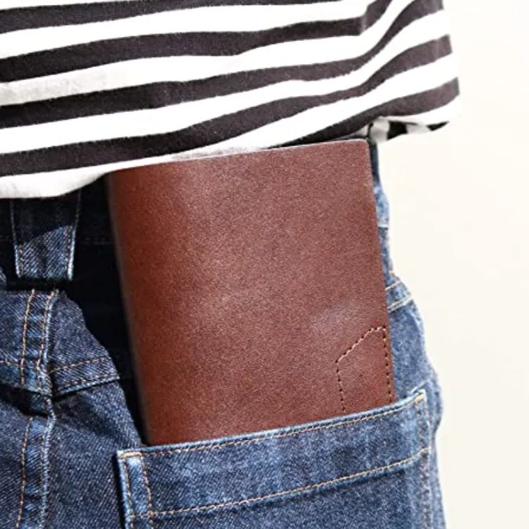 三つ折りレザーポケットホルダー