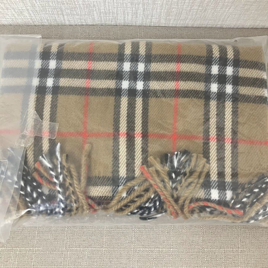 【新品タグ付き】BURBERRY バーバリー　ウールマフラー　ノバチェック BURBERRY - バーバリーズ ラムウール ショートマフラー 長さ