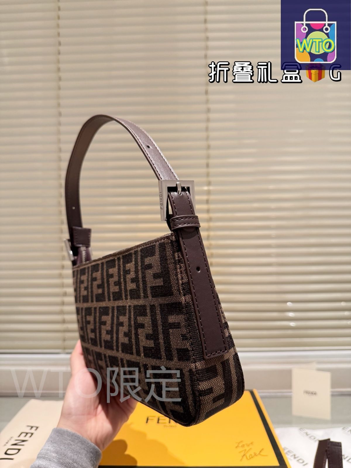 Fendi モノグラム ハンドバッグ 今日特価】Vintage Fendi Monogram Armpit Mahjong Bag 中古