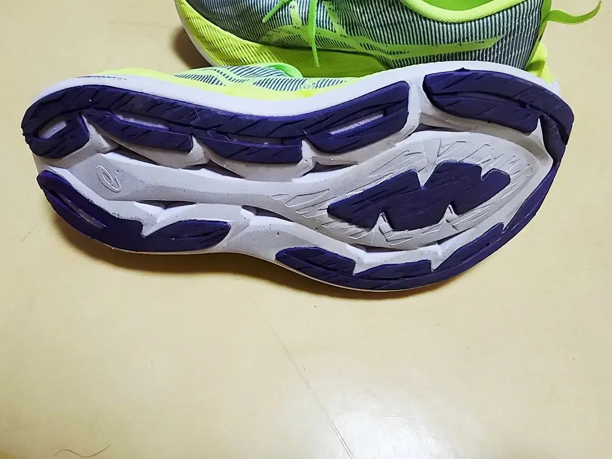 Asics アシックス