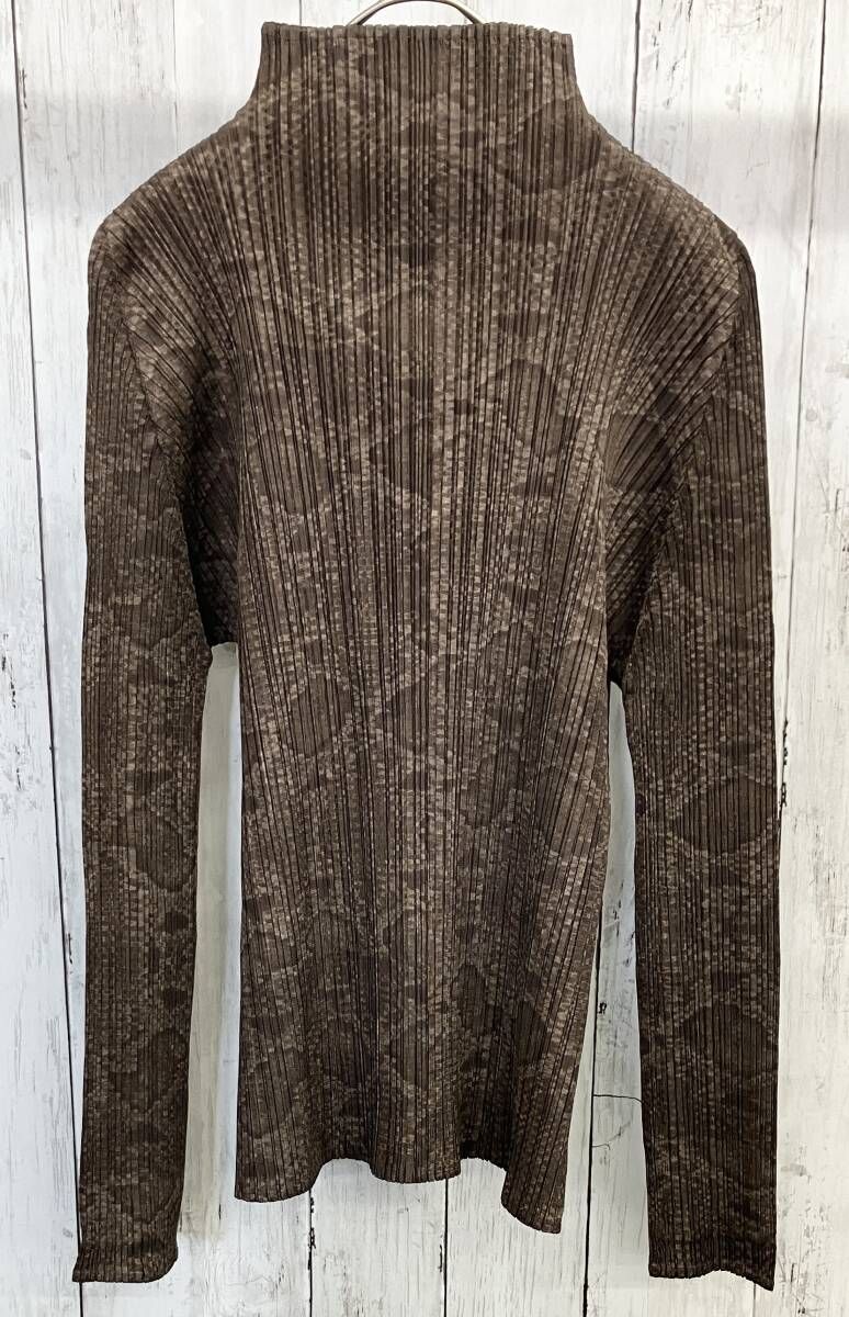 PLEATS PLEASE ハイネックカットソー ボウリング柄 サイズ3 PLEATS PLEASE ハイネックカットソー ボウリング柄 サイズ3 楽天