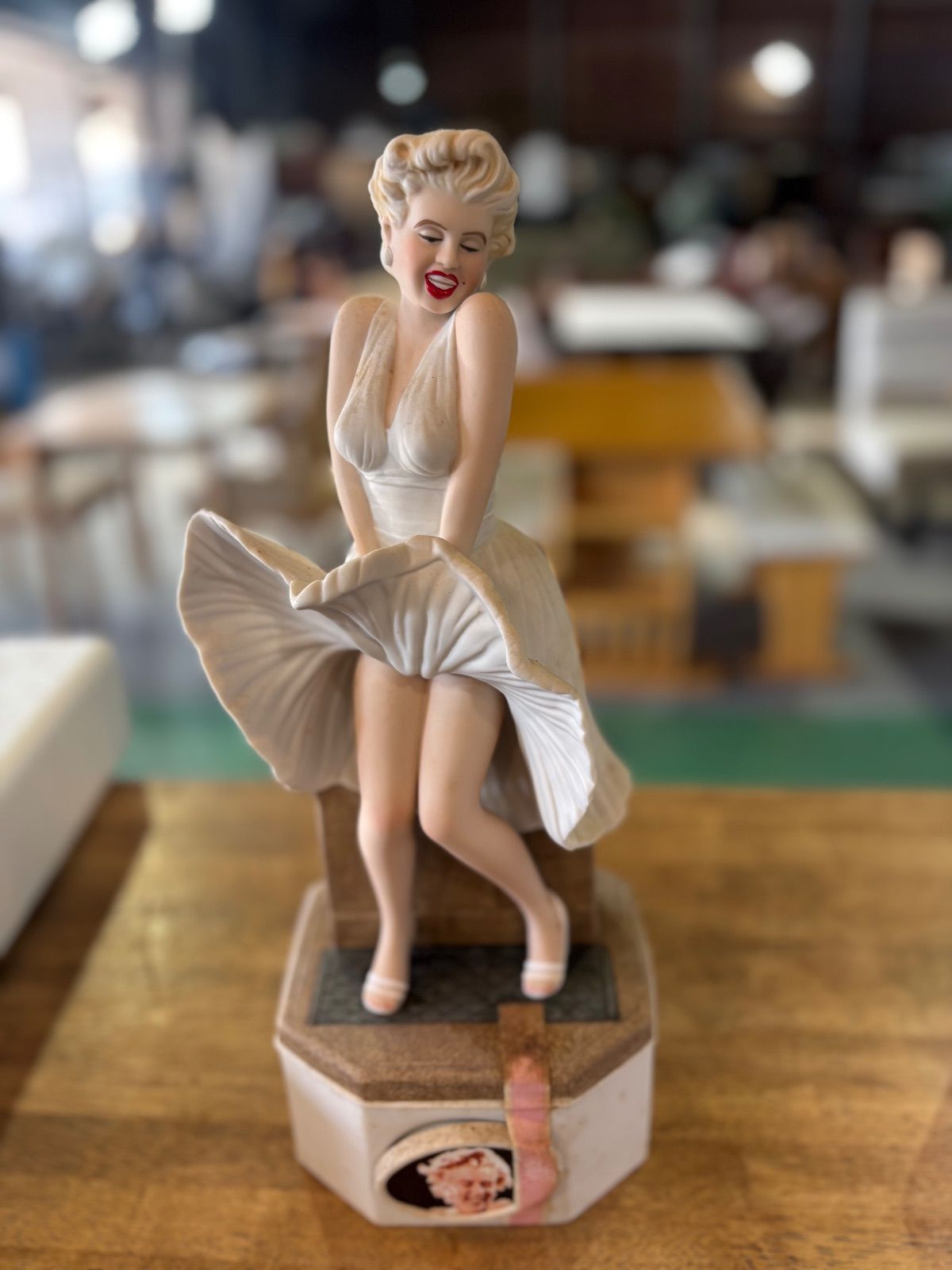 マリリンモンロー 7年目の浮気 陶器ボトル