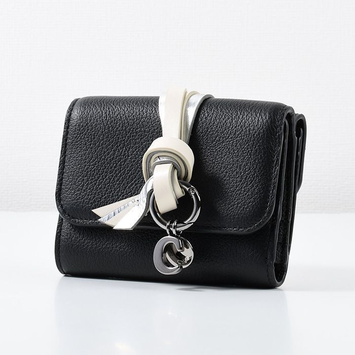 CHLOE アルファベット 三つ折り財布 訳あり♪ - メルカリ