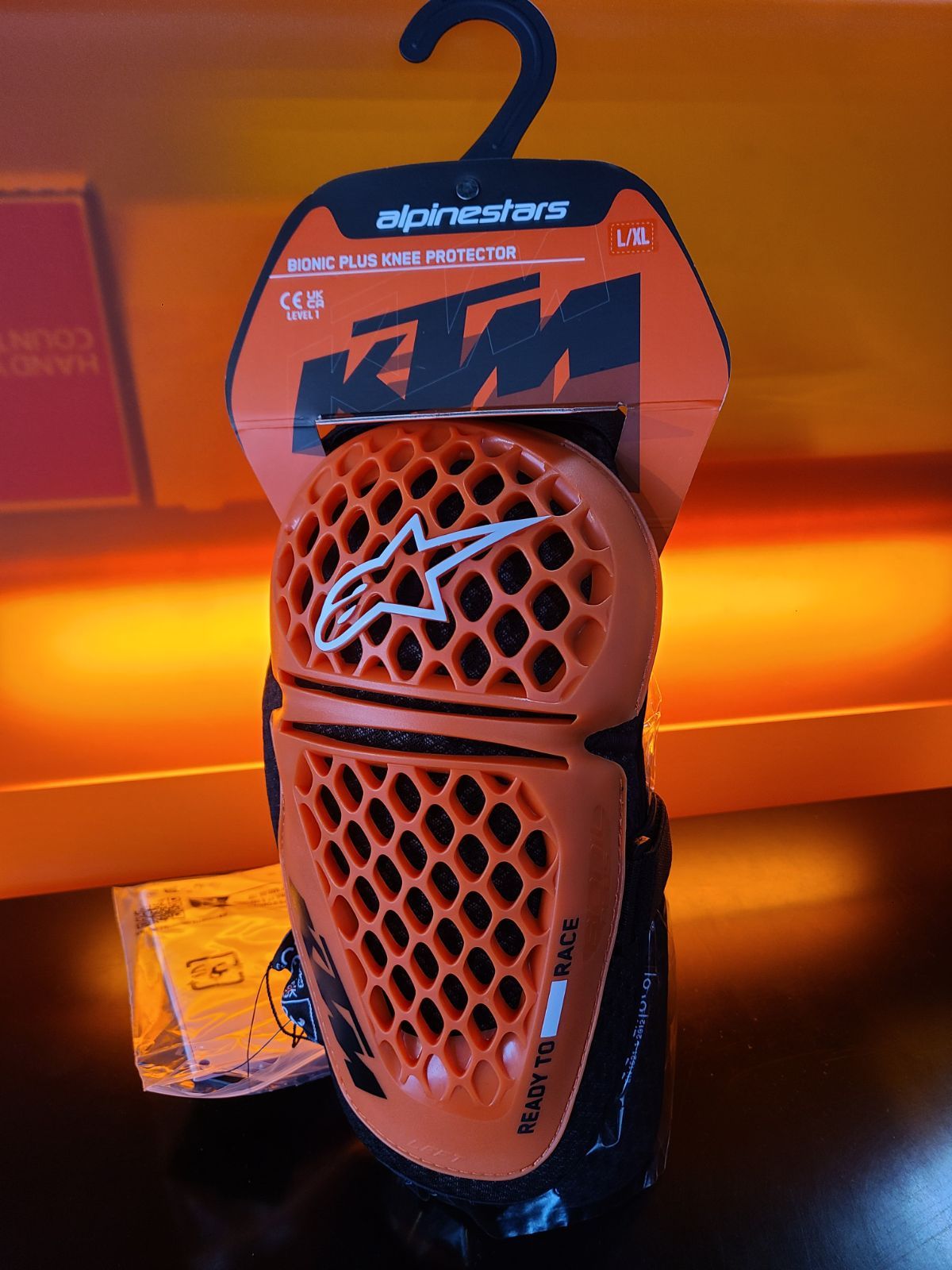 KTM BIONIC PLUS KNEE PROTECTOR バイク用ニープロテクター 膝用 アルパインスターズ alpinestars CE LEVEL1