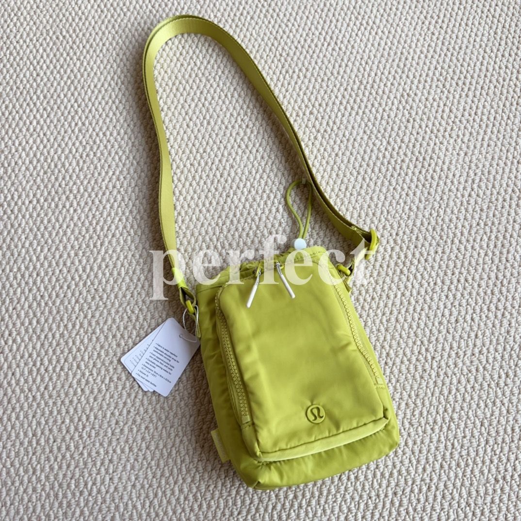 新品 lululemon ウォーターボトルホルダー Waterbottle Crossbody レディース ショルダーバッグ バックパック