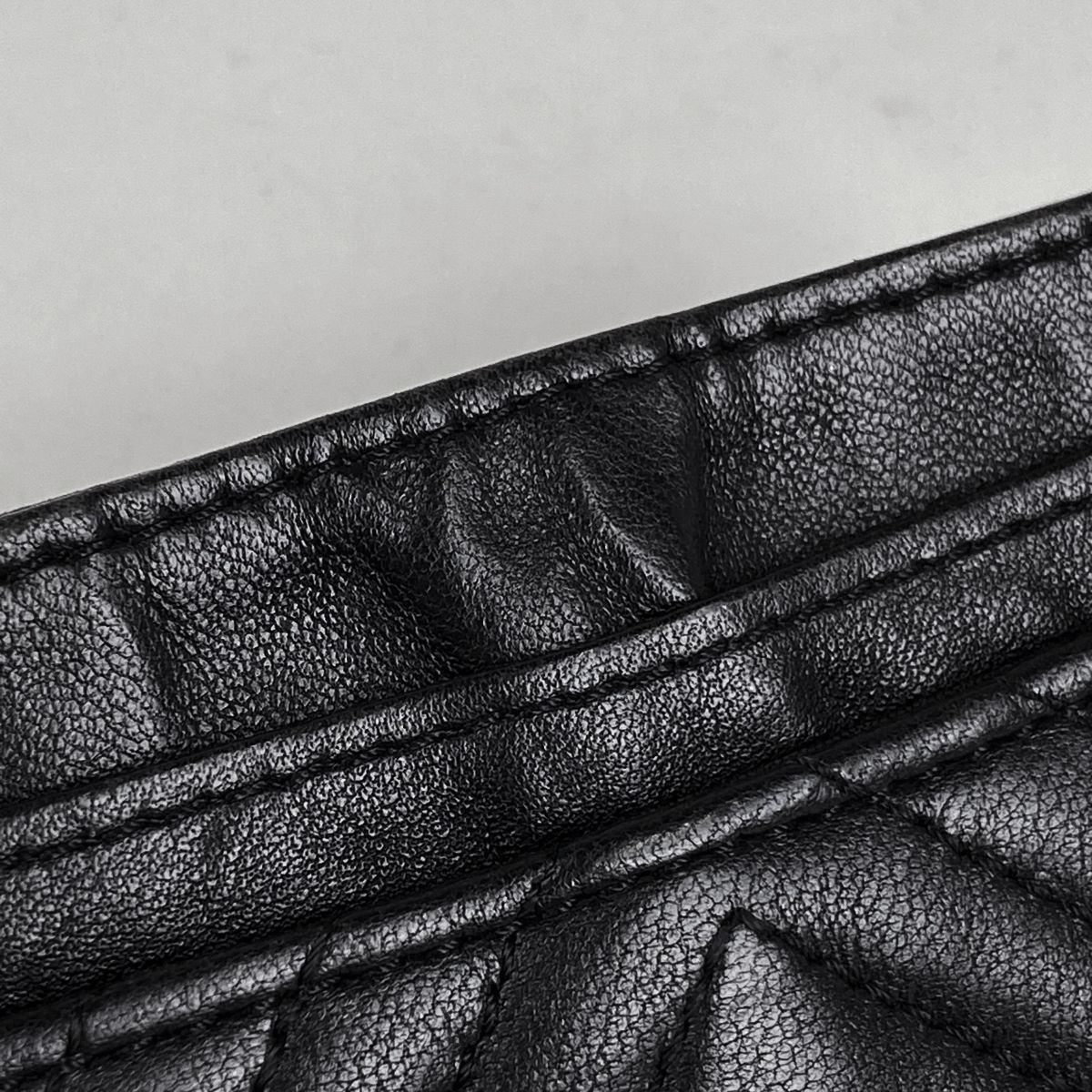 シャネル カードケース クレジット 定期入れ 0番台 ビコローレステッチ ラムスキン 革 ブラック 黒 ココマーク 普段使い 小物 レディース 女性 CHANEL Coin card case leather black coco