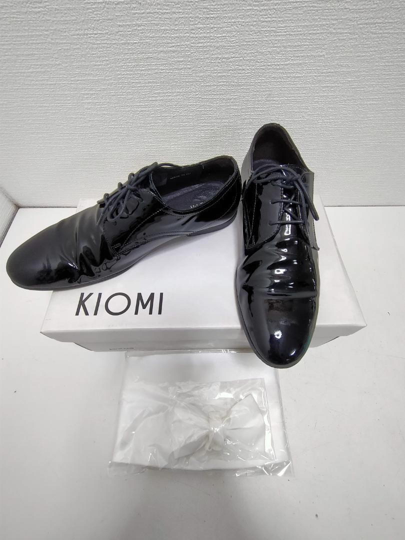 KIOMI EU製 光沢ドレスシューズ EU40 ＋ 白ボウタイ 白リボン セット 結婚式 二次会 パーティー フォーマル一式 メンズ 250922-2T
