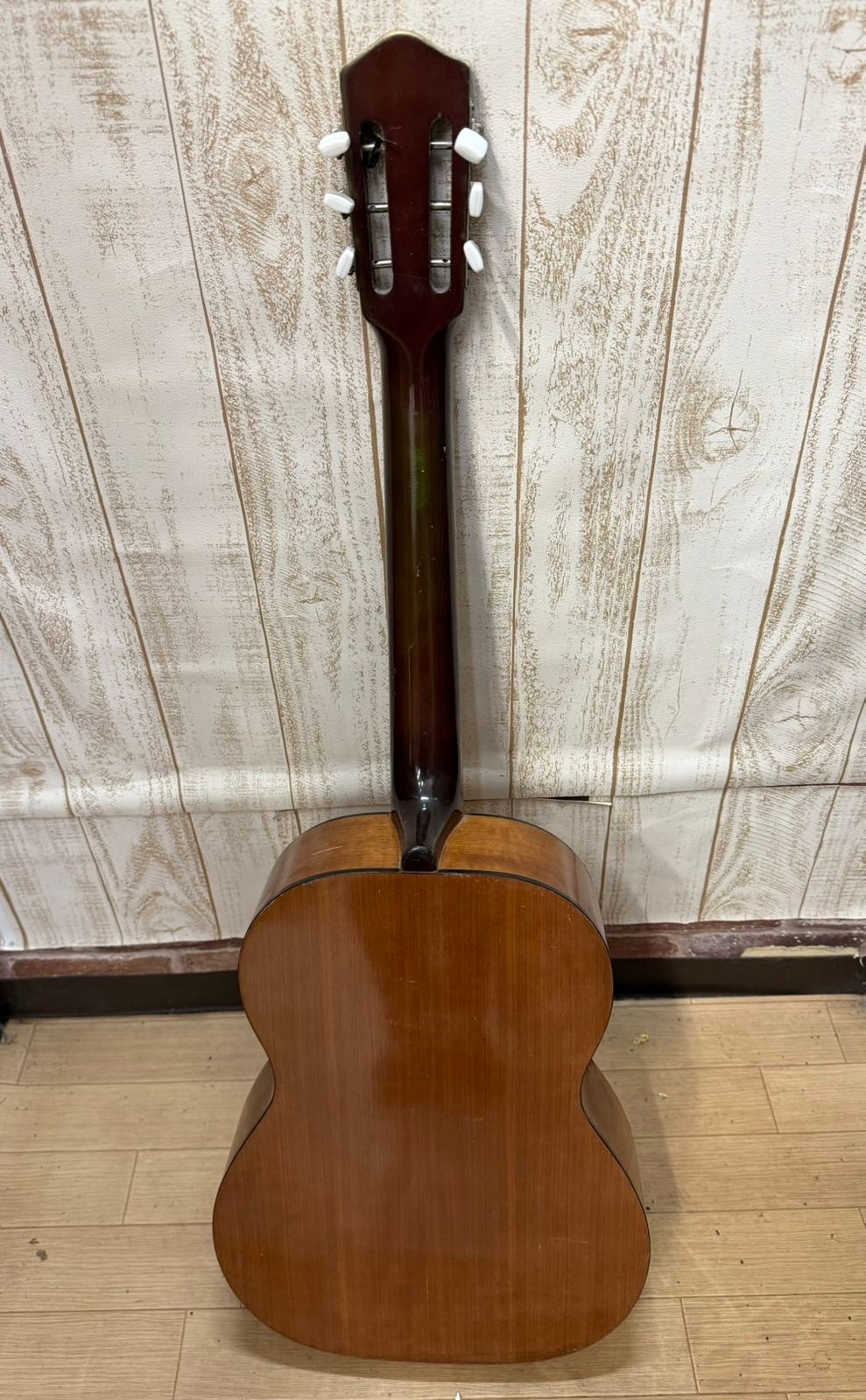 Montano guitar  No.新58（実用不向きの為、オブジェに） Montanoギターの謎 : Kaz's Blog