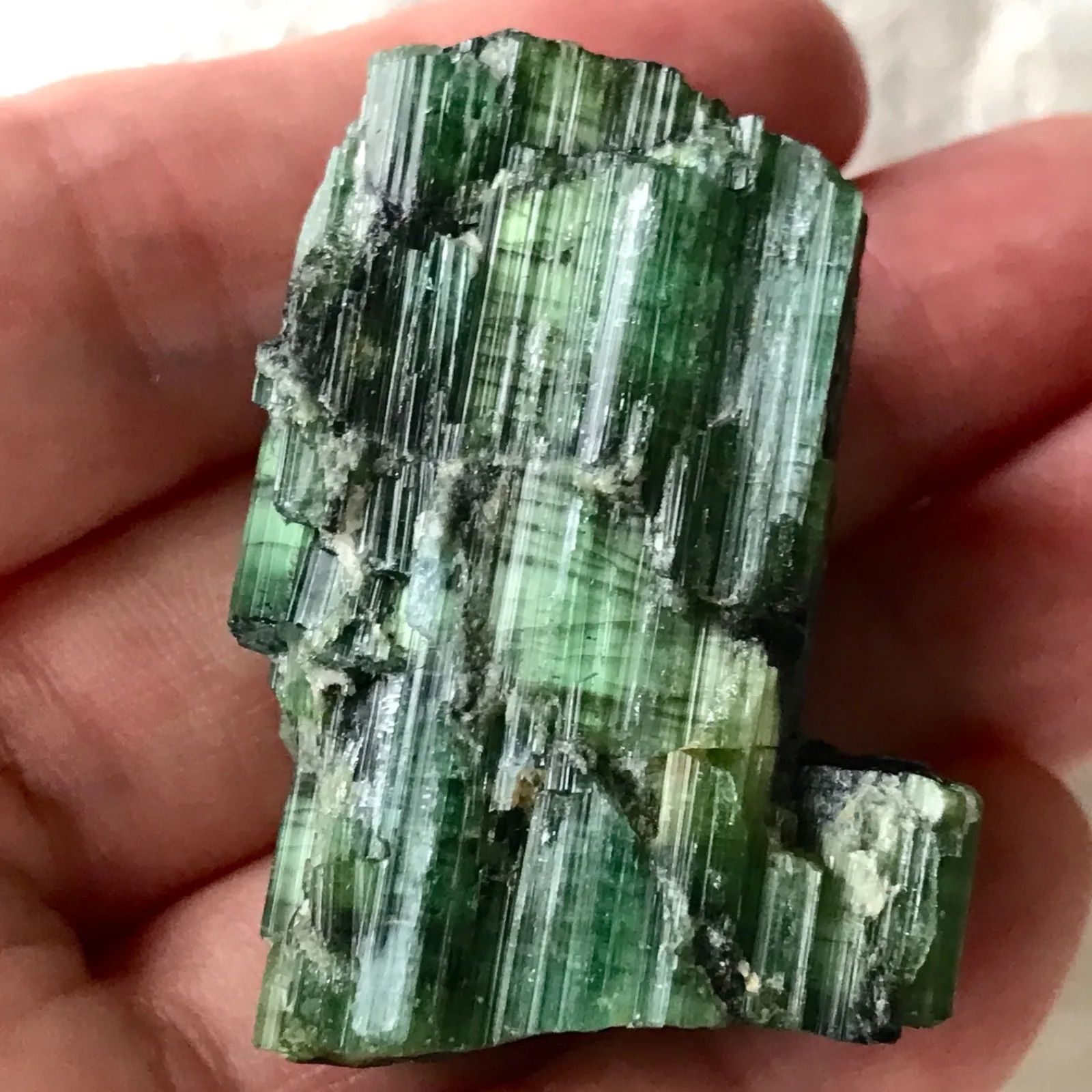 グリーン トルマリン宝石質鉱物標本