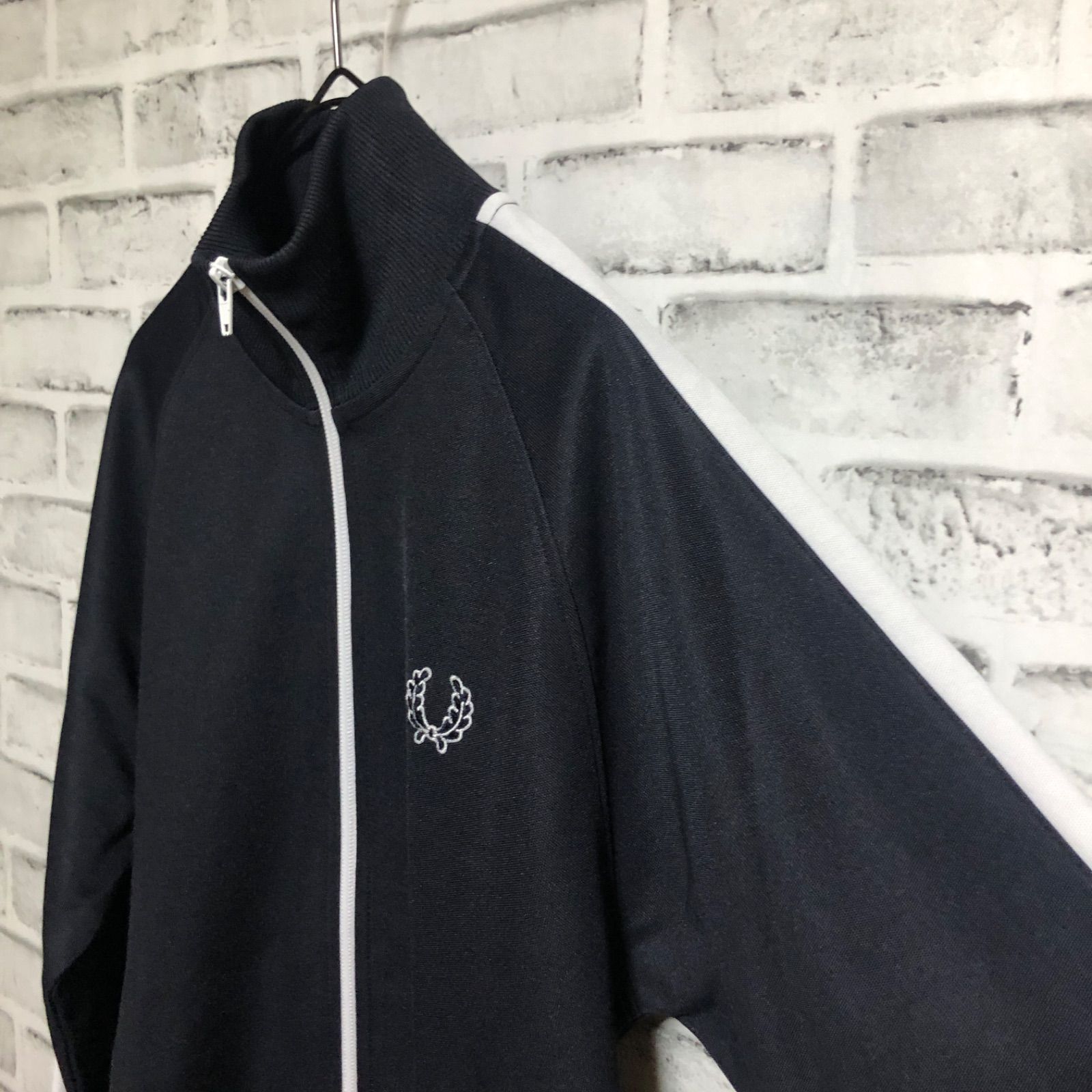 美品⭐️Fred Perry トラックジャケット/ジャージ S 刺繍月桂樹 ダーク 